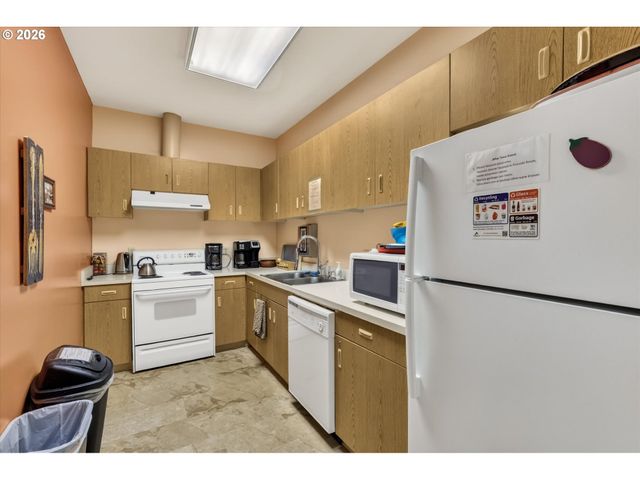 5063 Sw FOOTHILLS Dr F, Lake Oswego, OR 97034