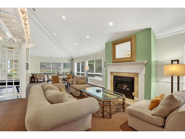 5063 Sw FOOTHILLS Dr F, Lake Oswego, OR 97034