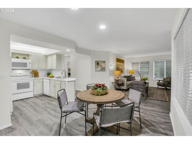 5063 Sw FOOTHILLS Dr F, Lake Oswego, OR 97034