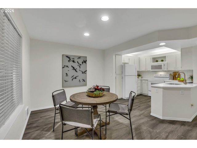 5063 Sw FOOTHILLS Dr F, Lake Oswego, OR 97034