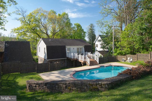 465 E STATE ST, Doylestown, PA 18901