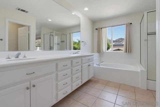 2980 Oakstone Creek Pl, Escondido, CA 92027