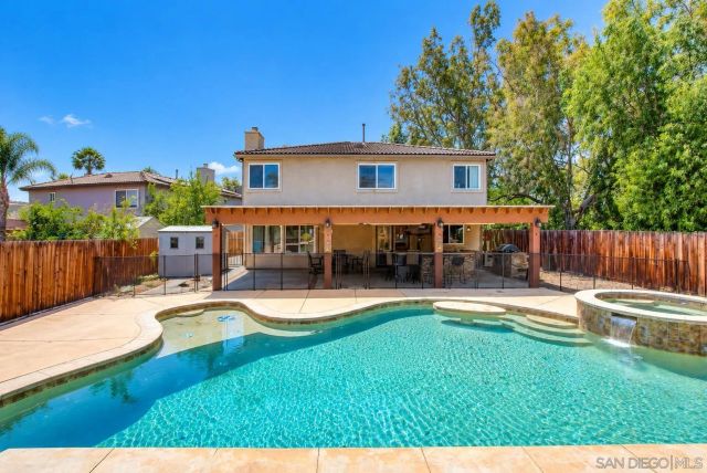 2980 Oakstone Creek Pl, Escondido, CA 92027