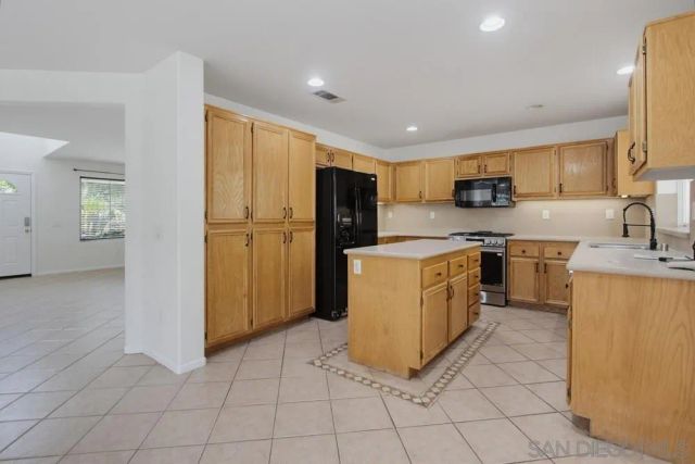 2980 Oakstone Creek Pl, Escondido, CA 92027