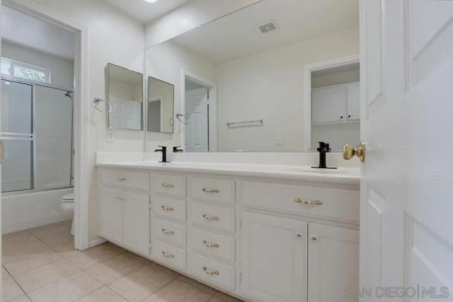 2980 Oakstone Creek Pl, Escondido, CA 92027