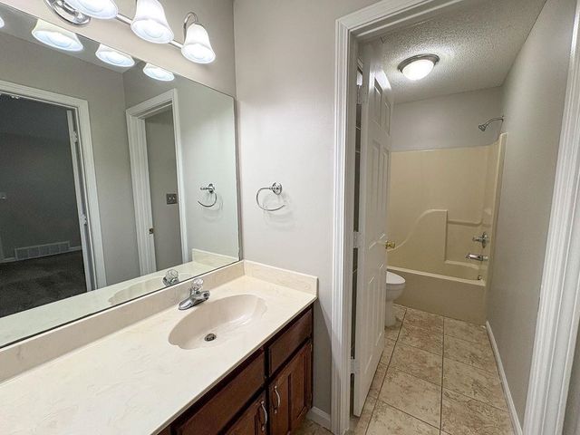 8998 GRACIE LN, Memphis, TN 38016