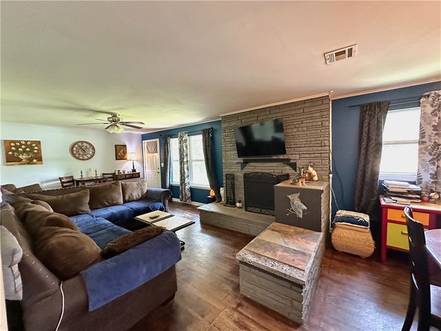 402 Phillips Street, West Fork, AR 72774