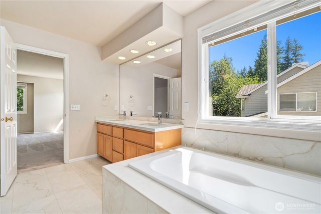 20534 NE 33rd Court NE, Sammamish, WA 98074