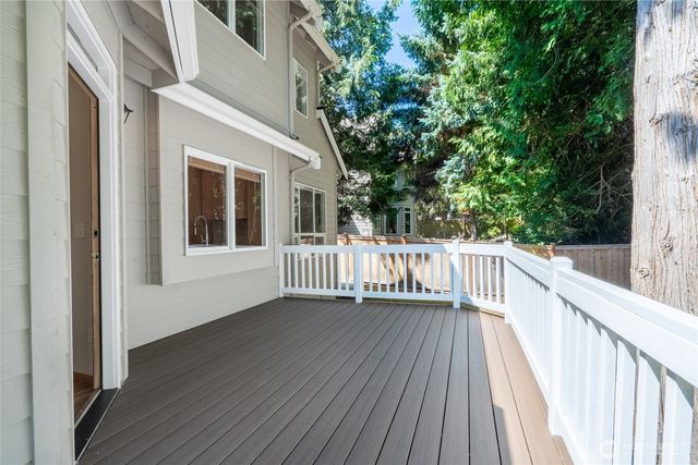 20534 NE 33rd Court NE, Sammamish, WA 98074