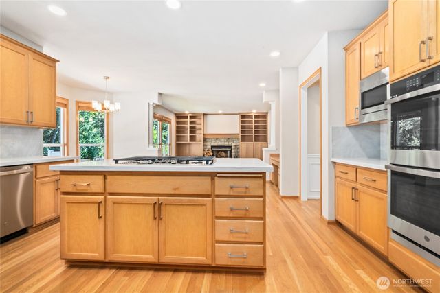 20534 NE 33rd Court NE, Sammamish, WA 98074