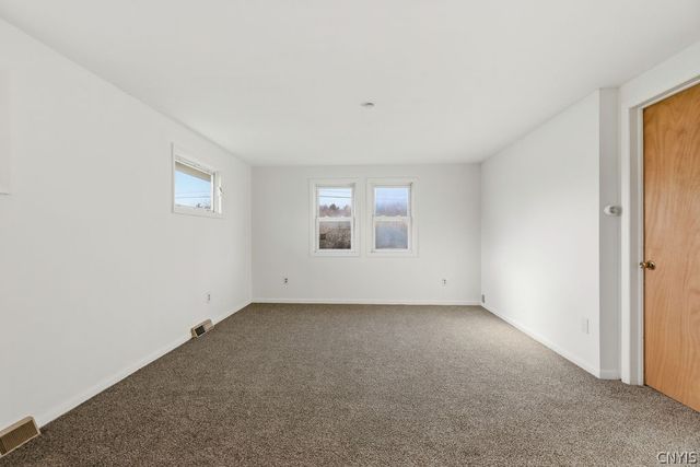 5180 Orangeport Road, Clay, NY 13029
