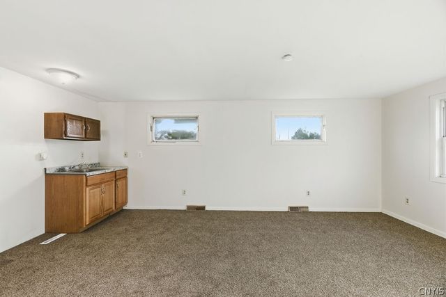 5180 Orangeport Road, Clay, NY 13029