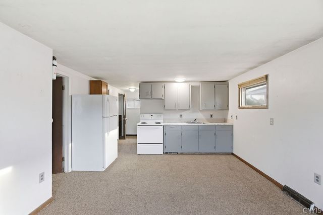 5180 Orangeport Road, Clay, NY 13029