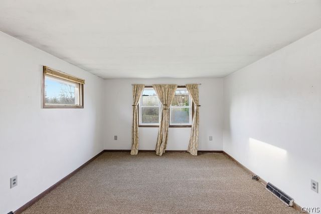 5180 Orangeport Road, Clay, NY 13029