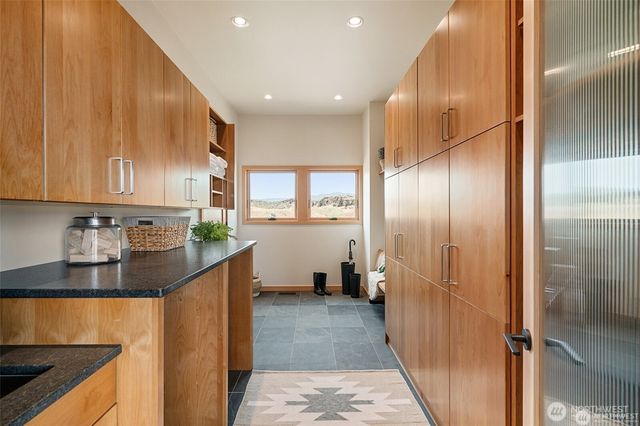 671 Ravens Home Lane, Malaga, WA 98828