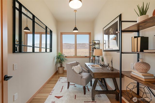 671 Ravens Home Lane, Malaga, WA 98828