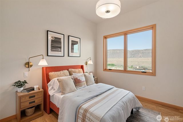 671 Ravens Home Lane, Malaga, WA 98828