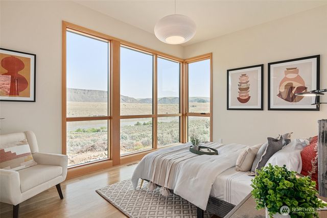 671 Ravens Home Lane, Malaga, WA 98828