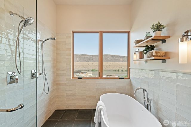 671 Ravens Home Lane, Malaga, WA 98828