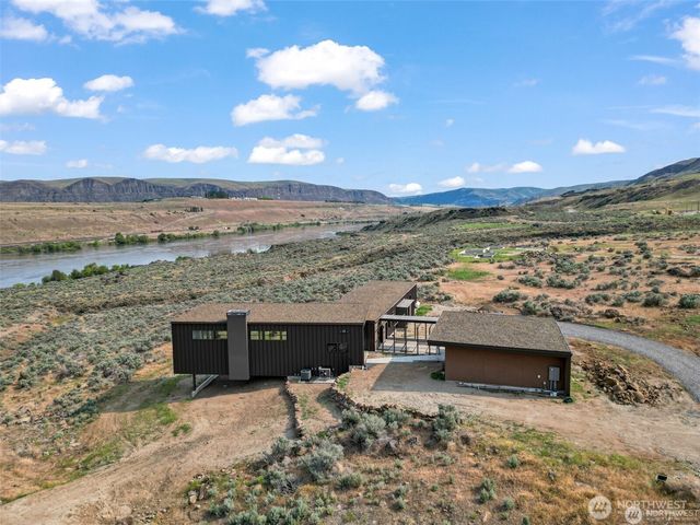 671 Ravens Home Lane, Malaga, WA 98828