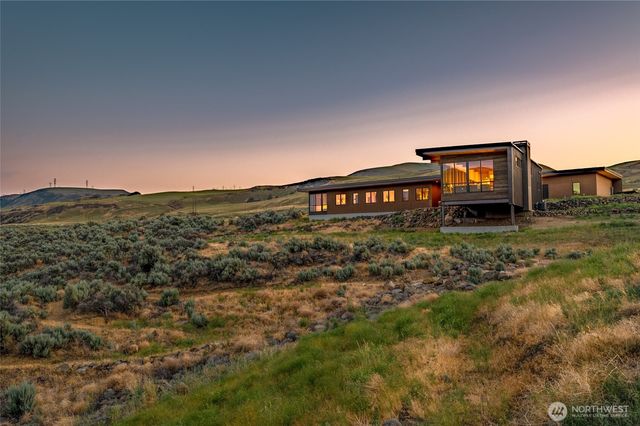 671 Ravens Home Lane, Malaga, WA 98828