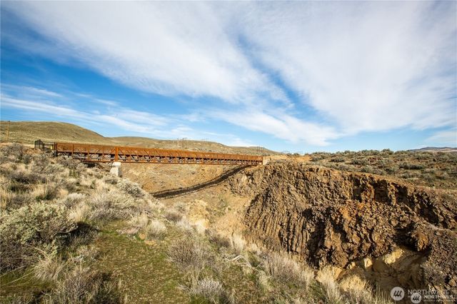 671 Ravens Home Lane, Malaga, WA 98828