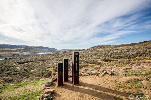 671 Ravens Home Lane, Malaga, WA 98828