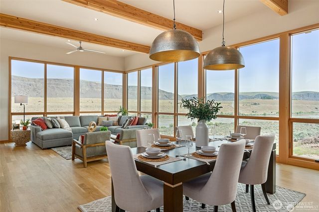 671 Ravens Home Lane, Malaga, WA 98828