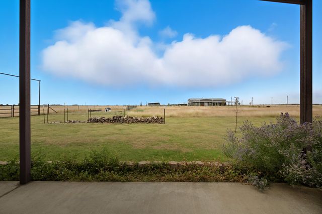 672 Cr M Road, New Home, TX 79383