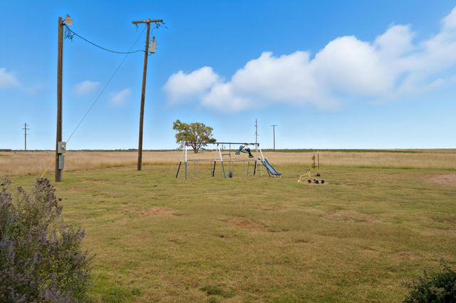 672 Cr M Road, New Home, TX 79383