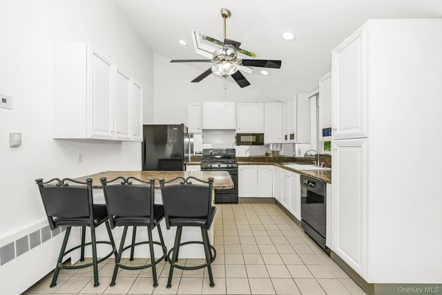 195 N Albany Avenue, Massapequa, NY 11758