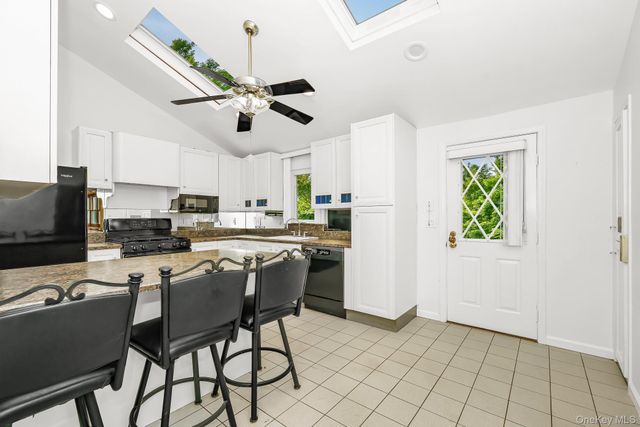 195 N Albany Avenue, Massapequa, NY 11758