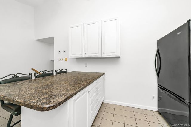 195 N Albany Avenue, Massapequa, NY 11758