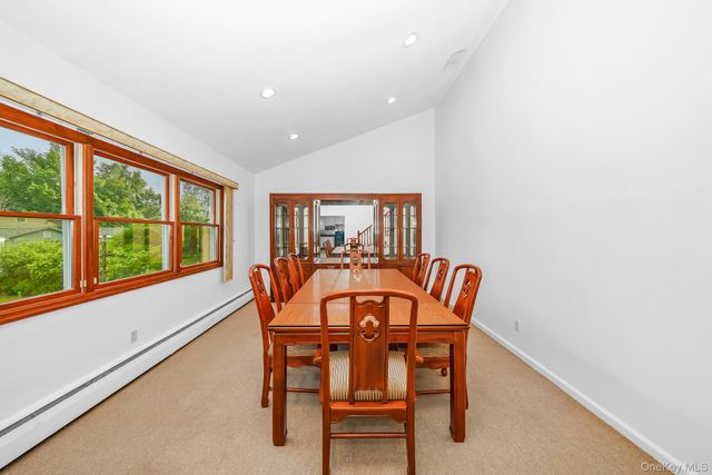 195 N Albany Avenue, Massapequa, NY 11758