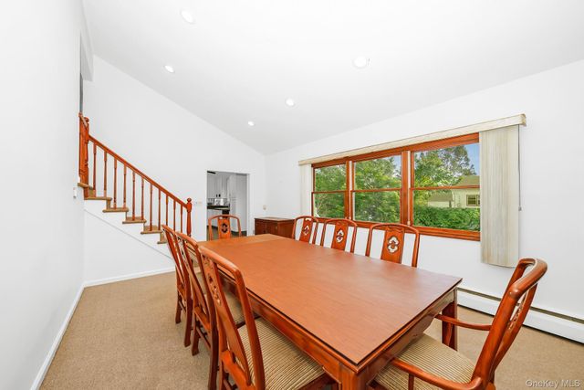 195 N Albany Avenue, Massapequa, NY 11758