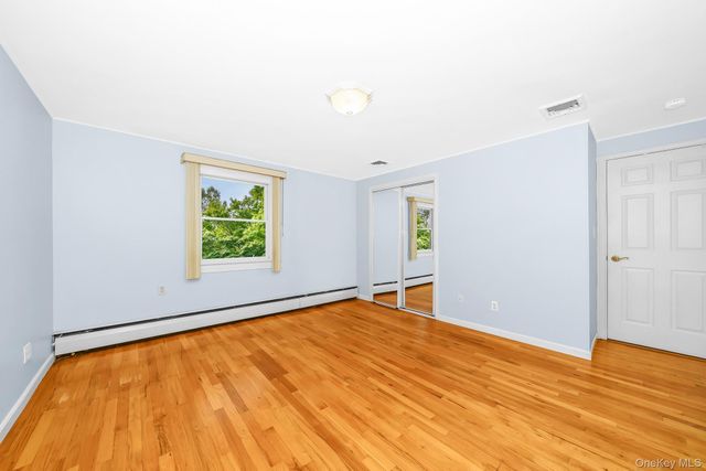 195 N Albany Avenue, Massapequa, NY 11758