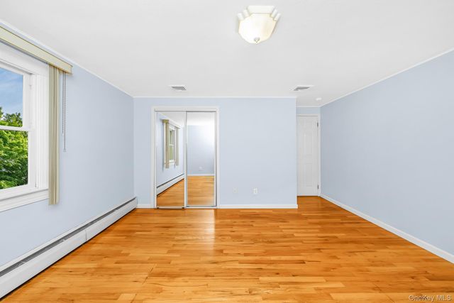 195 N Albany Avenue, Massapequa, NY 11758