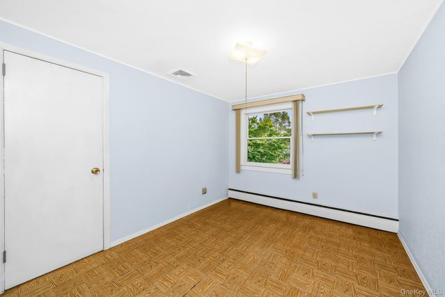 195 N Albany Avenue, Massapequa, NY 11758