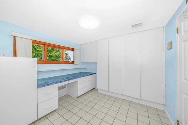 195 N Albany Avenue, Massapequa, NY 11758