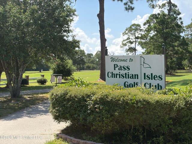 133 Fernwood Drive, Pass Christian, MS 39571