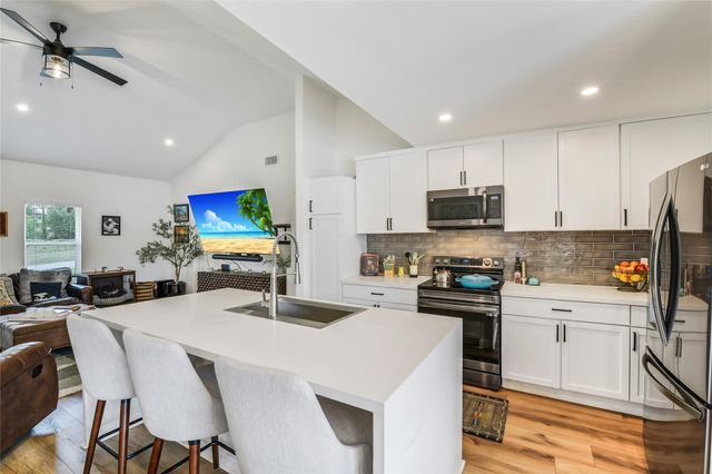 2550 Roy Circle, Houston, TX 77007