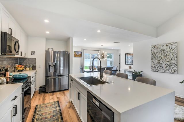 2550 Roy Circle, Houston, TX 77007