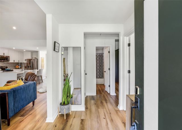 2550 Roy Circle, Houston, TX 77007