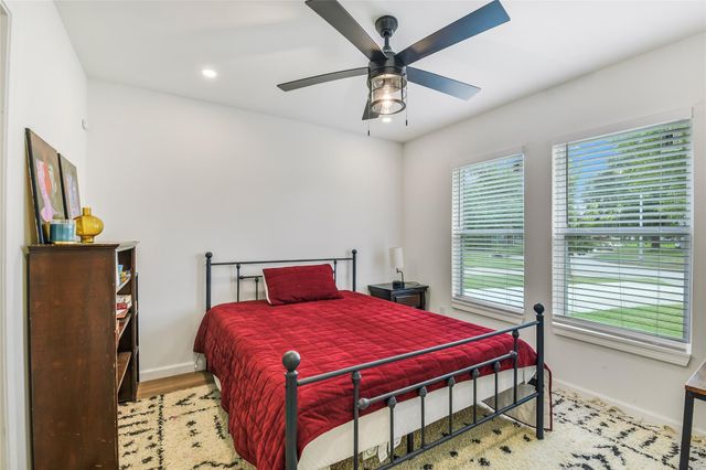 2550 Roy Circle, Houston, TX 77007