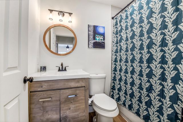 2550 Roy Circle, Houston, TX 77007