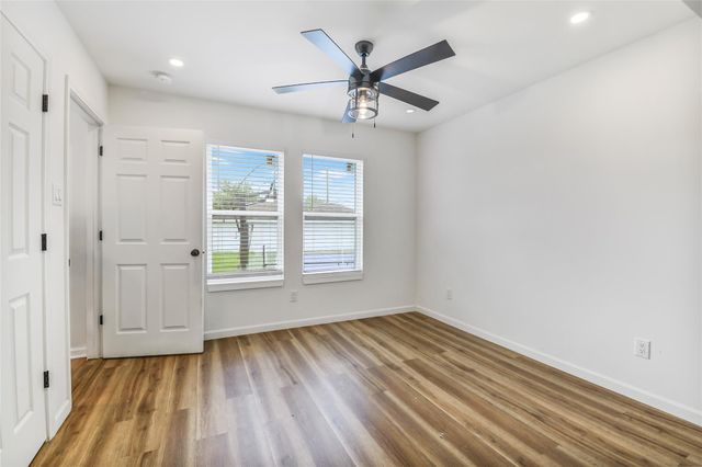 2550 Roy Circle, Houston, TX 77007