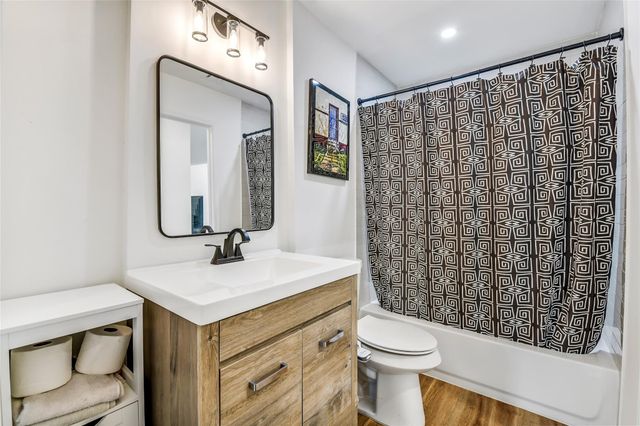 2550 Roy Circle, Houston, TX 77007