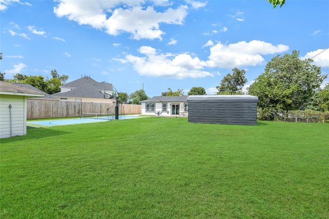 2550 Roy Circle, Houston, TX 77007