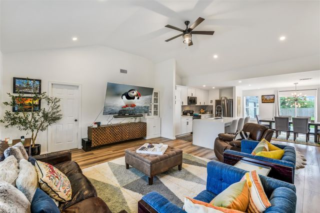 2550 Roy Circle, Houston, TX 77007