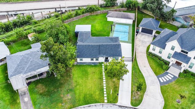 2550 Roy Circle, Houston, TX 77007